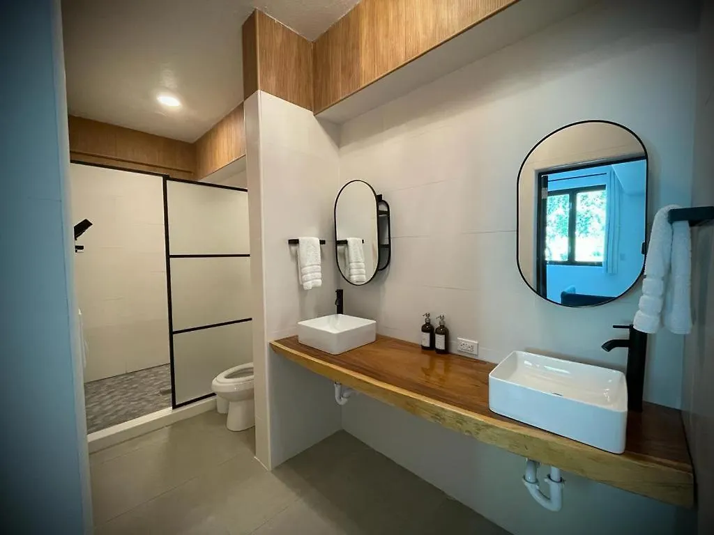 1 Corcega Beachfront Suites رينكون