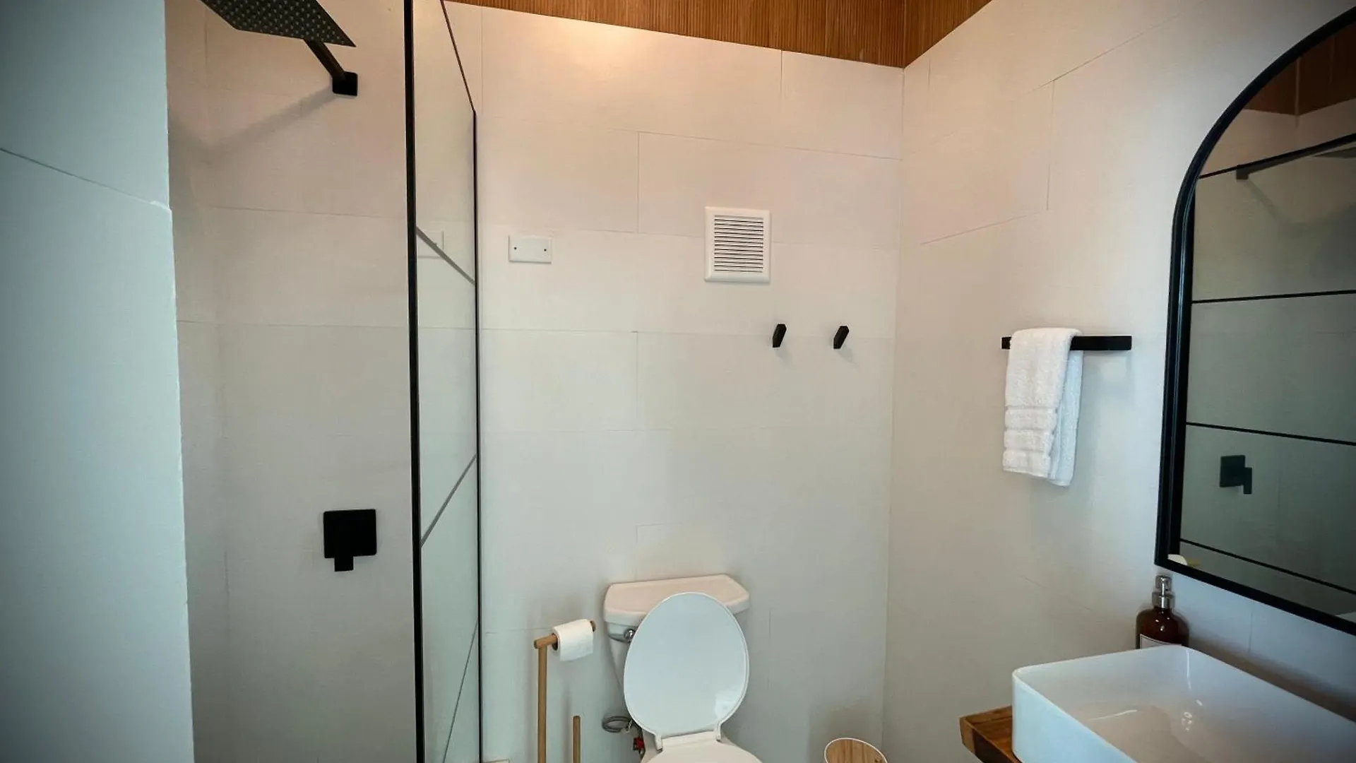 1 Corcega Beachfront Suites رينكون بيت ضيافة