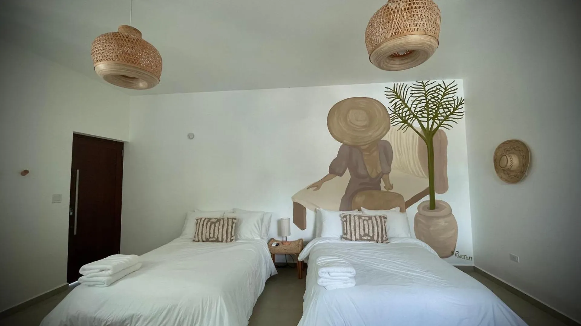 1 Corcega Beachfront Suites رينكون بيت ضيافة