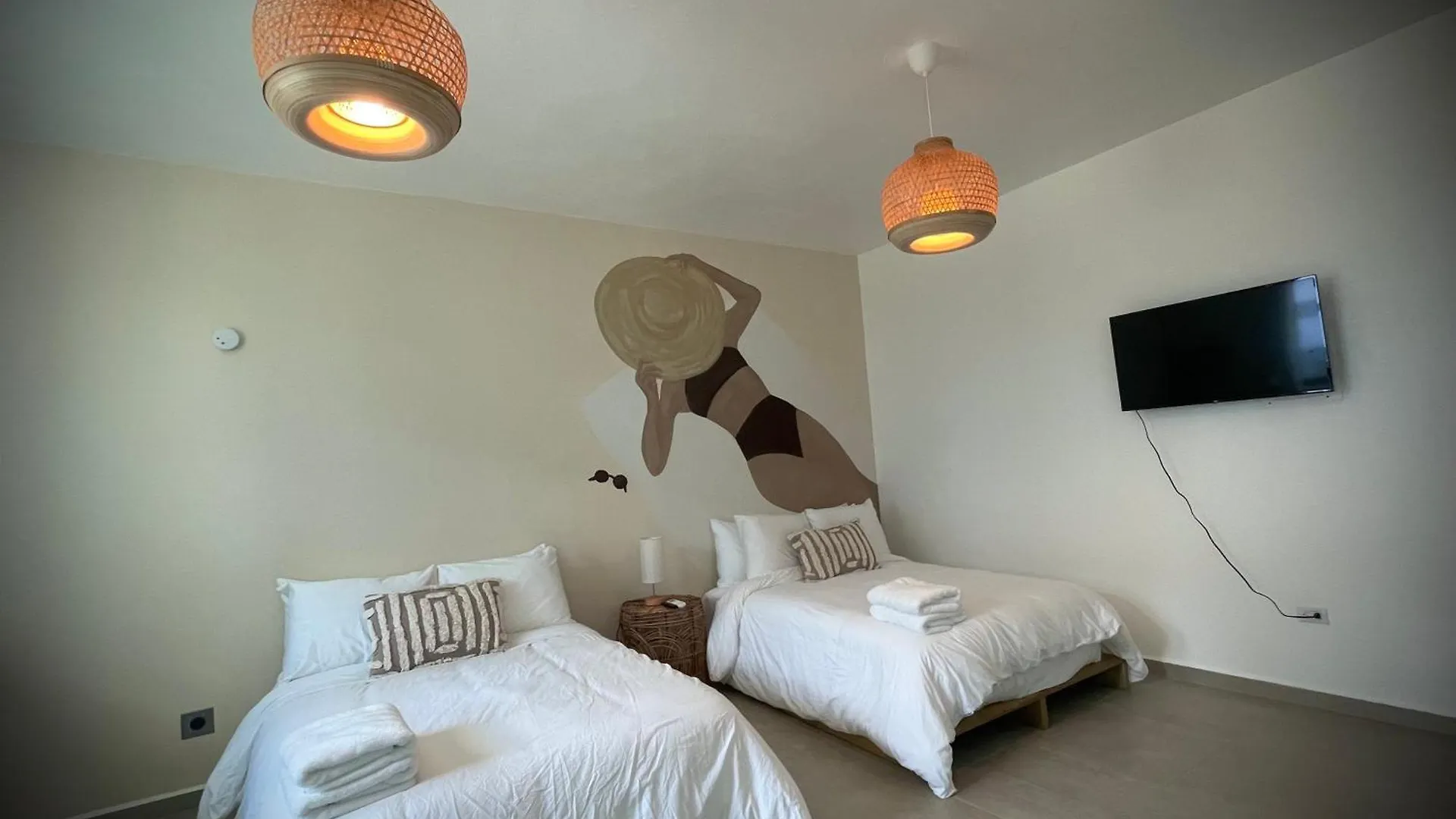 1 Corcega Beachfront Suites رينكون