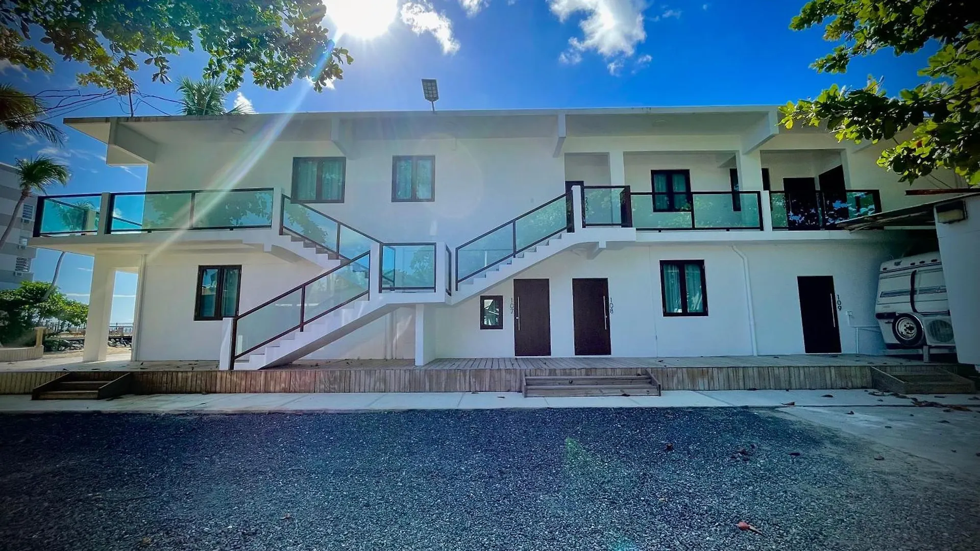 1 Corcega Beachfront Suites رينكون بيت ضيافة