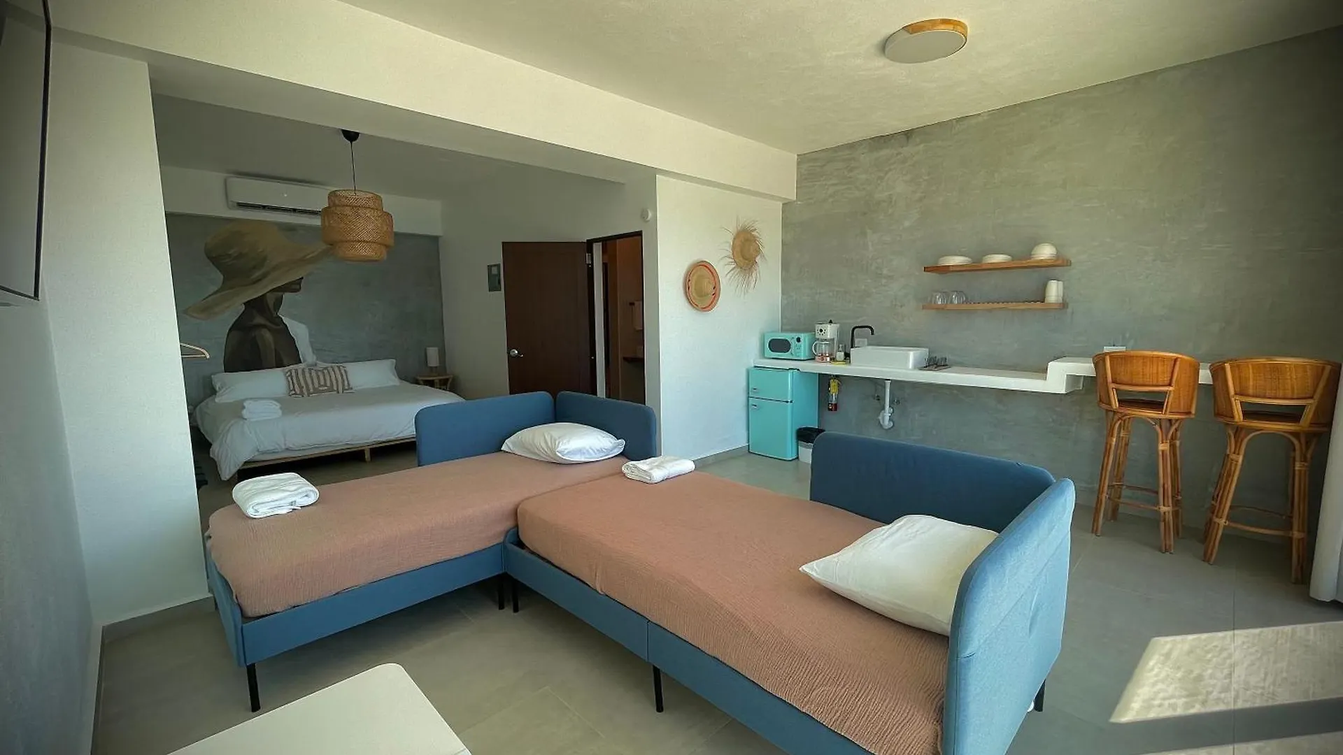 1 Corcega Beachfront Suites رينكون
